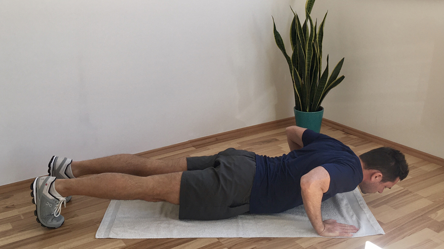 Mann, Liegestütze, liegend