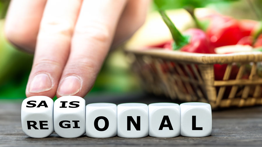 Würfel zeigen die Worte regional/saisonal