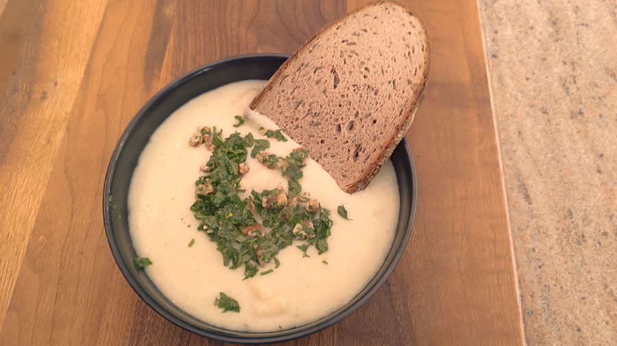 Fertige Spargelsuppe