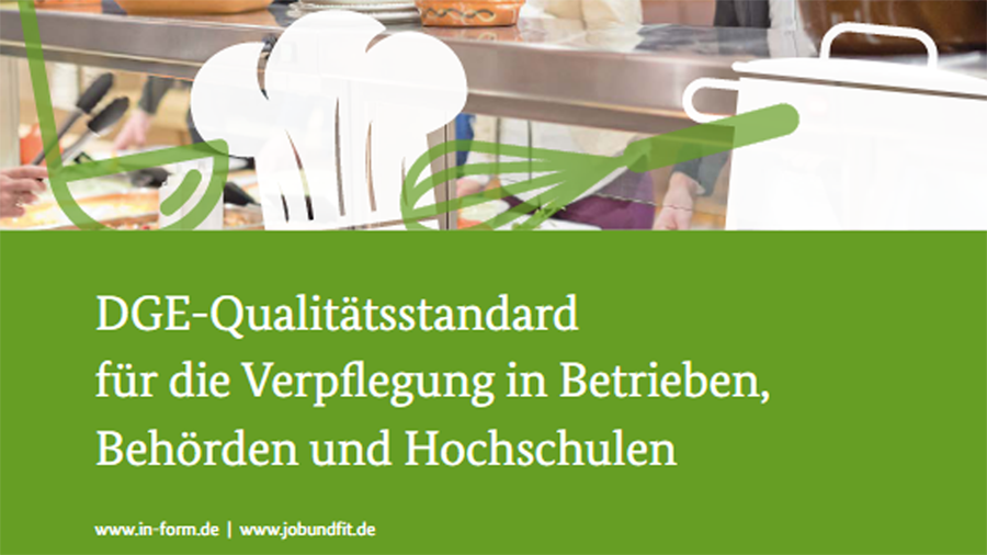 Cover der Broschüre DGE-Qualitätsstandard für die Verpflegung in Betrieben