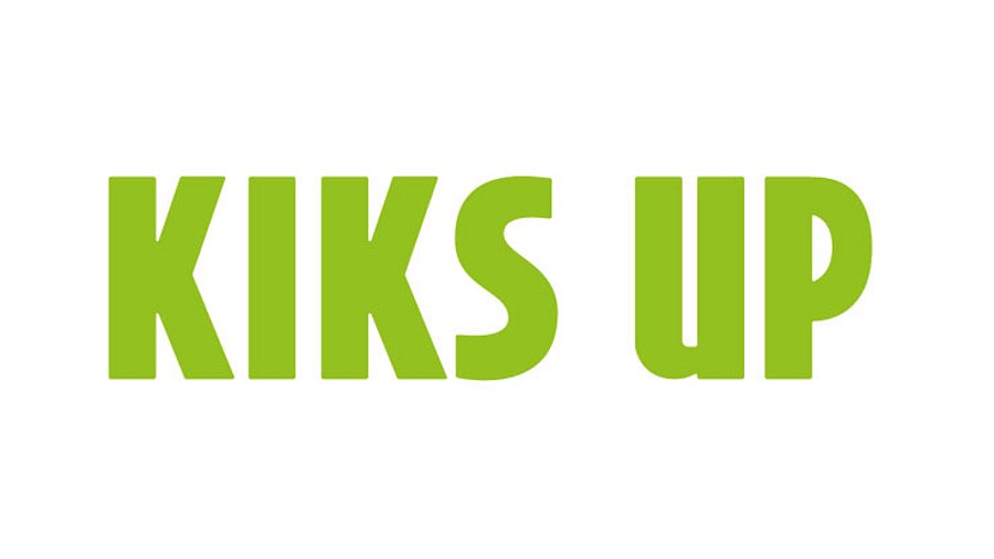 Schriftzug KIKS UP in grün und in  Großbustaben