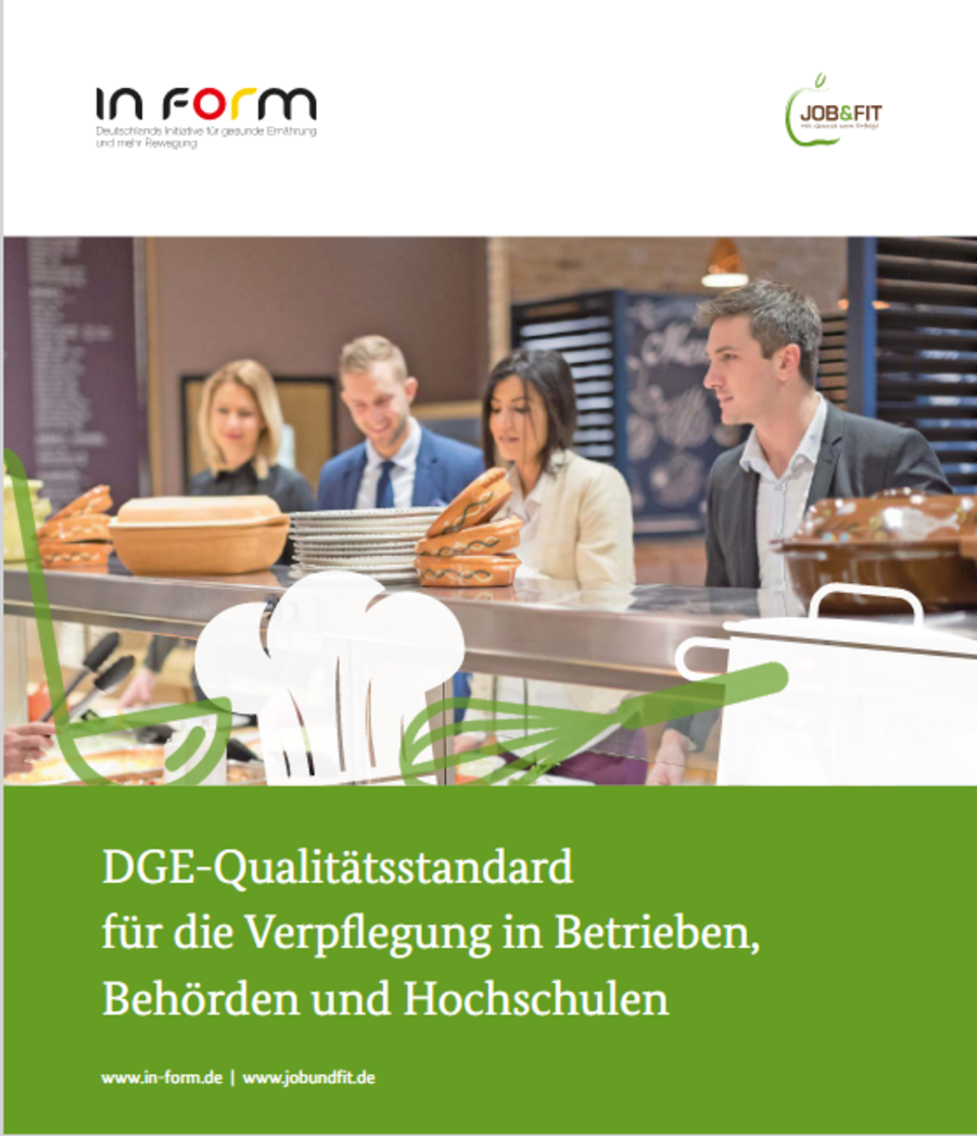 Cover der Broschüre DGE-Qualitätsstandard für die Verpflegung in Betrieben