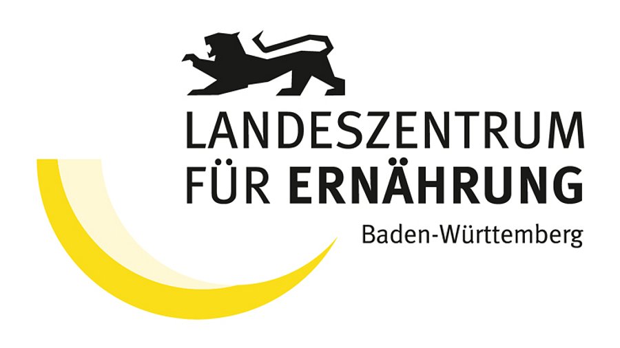 Schriftzug des Logos mit einem schwarzen Löwen oben und einer gelben geschwungenen Linie unten.
